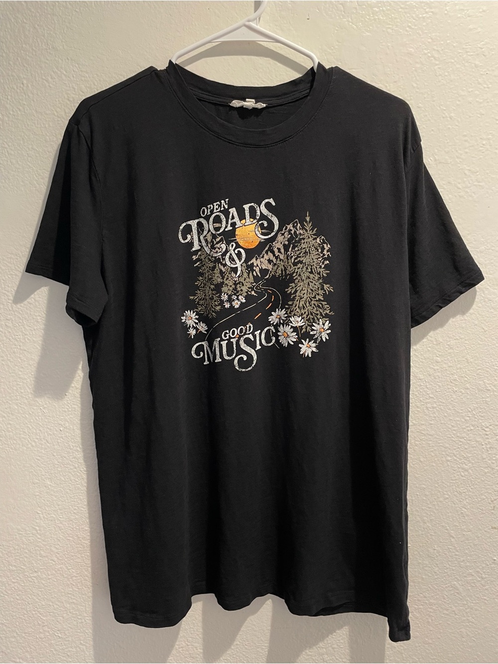 🎶Maurices Open Roads & Good Music Oversized Graphic Tee L❤️